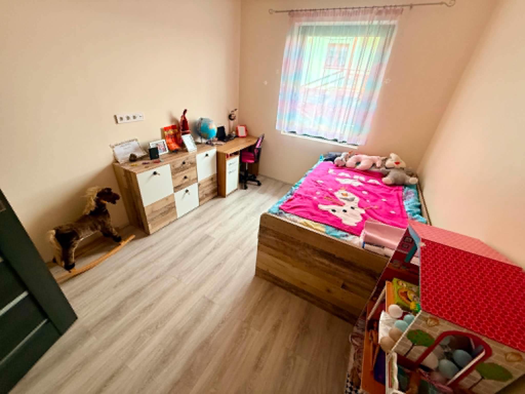 05da7e6b-f100-4ec2-9e04-f91bed1530f7